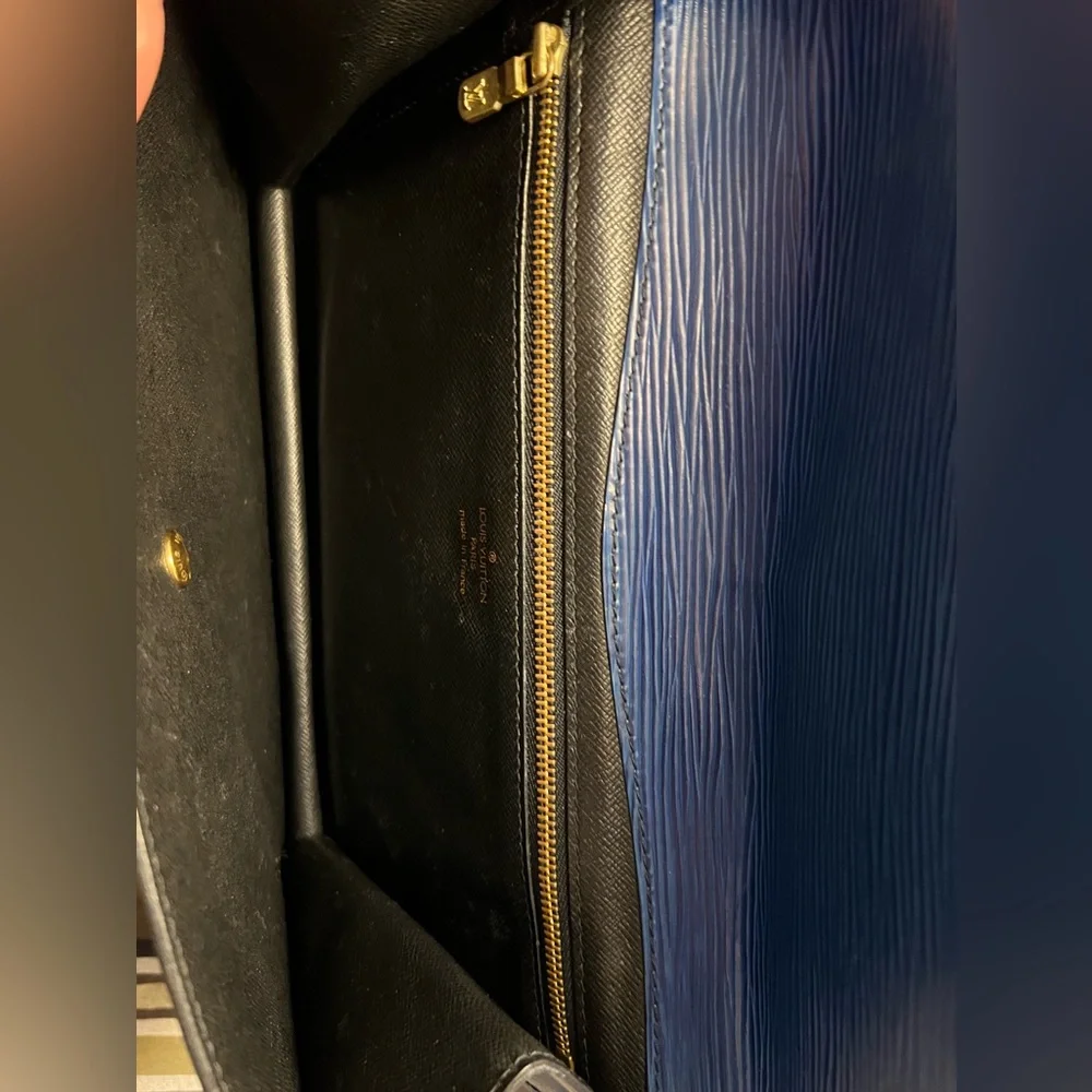 Louis Vuitton Montaigne EPI Clutch w/Coa